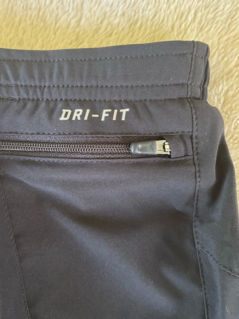 New with tags Nike running shorts lined Dri-Fit men large - Picture 5 of 9